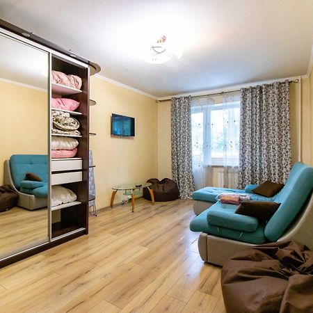 Kvartirkoff Na Geroev Dnepra 36 B Kiev Dış mekan fotoğraf