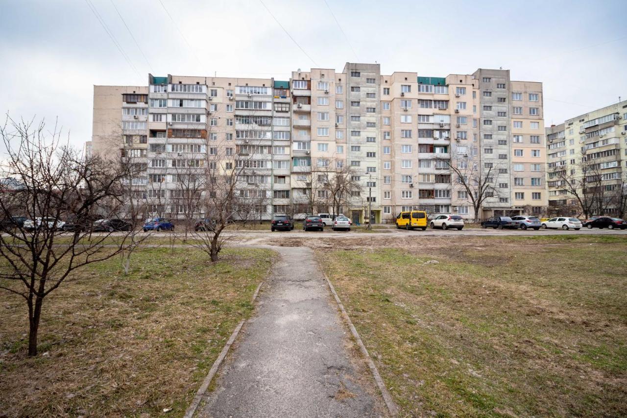 Kvartirkoff Na Geroev Dnepra 36 B Kiev Dış mekan fotoğraf
